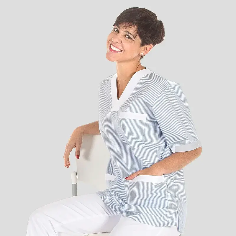 Blusa Sanitaria Unisex Pico Vichy – Estilizada y Funcional