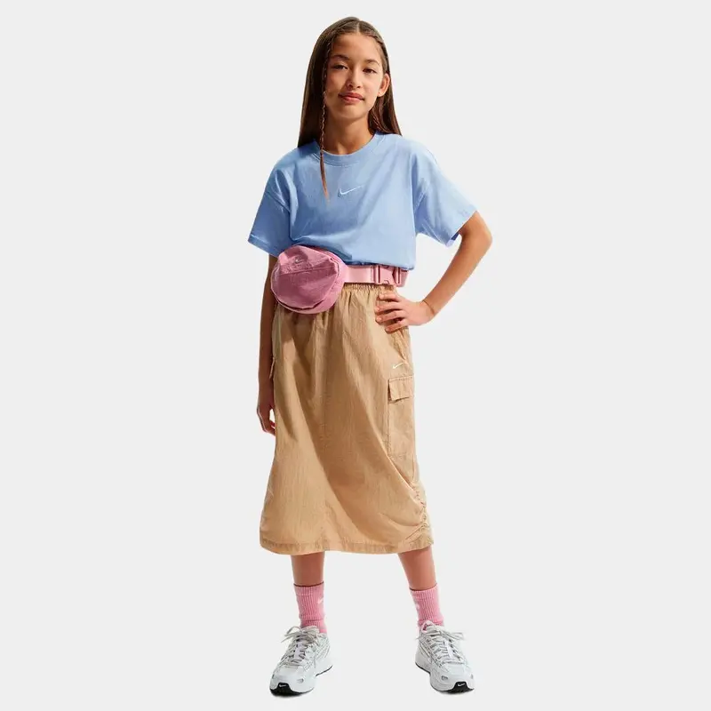 Camiseta Nike Sportswear Essential - Niña
