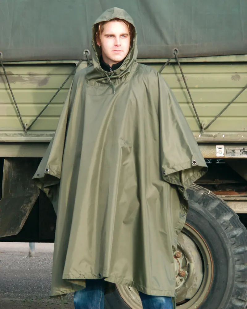 Mil-Tec Poncho Impermeable con Capucha Olive 210x150cm - Resistente al Agua