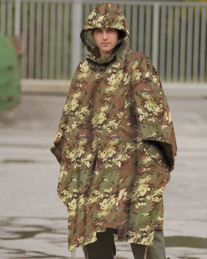 Mil-Tec Poncho R/S Vegetato W/L - Resistente al Agua y Viento