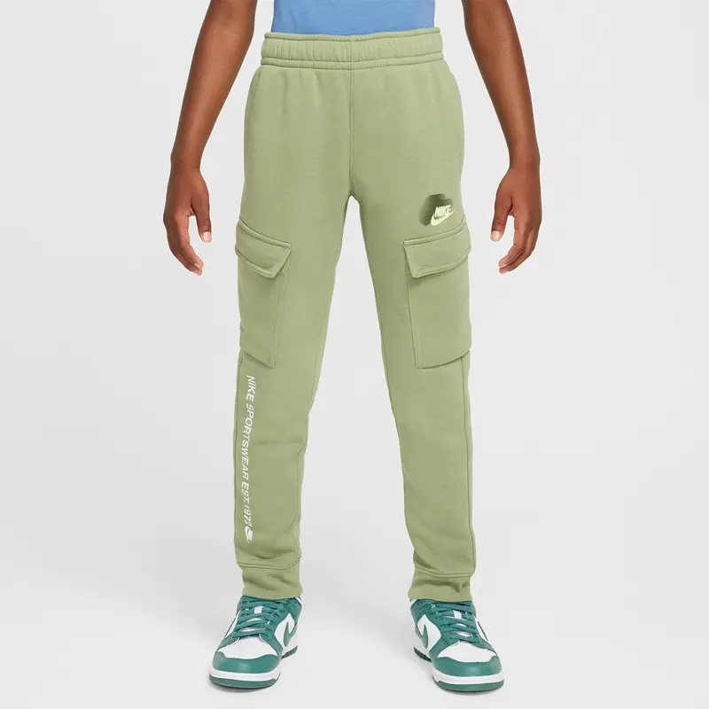 Nike Sportswear Standard Issue